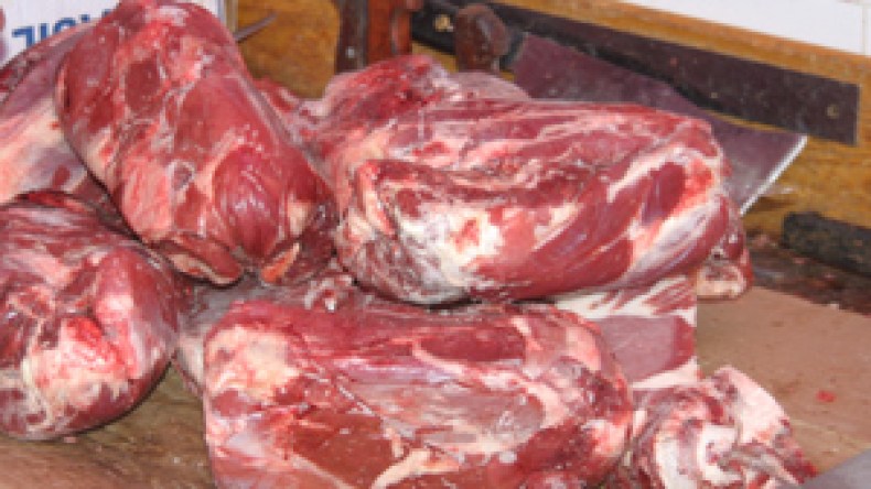 “مافيا اللحوم البرازيلية والأرجنتينية المجمدة وراء استهداف اللحم السوداني”