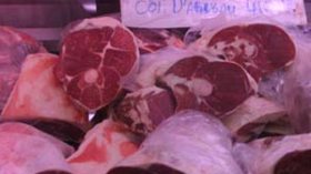 الجزائر تبدأ تخزين اللحوم تحسبا لشهر رمضان