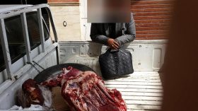 شاحنات “أونساج” تتحول إلى محلات بيع مشتقات الحليب واللحوم على الطريق العام