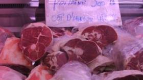 اختفاء‭ ‬مُفاجئ‭ ‬للحوم‭ ‬والدجاج‭ ‬في‭ ‬اليوم‭ ‬الأول‭ ‬من‭ ‬رمضان‭ ‬