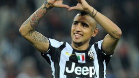 فيدال يقتله الغرور: أنا أفضل من تشافي وإنييستا ..!