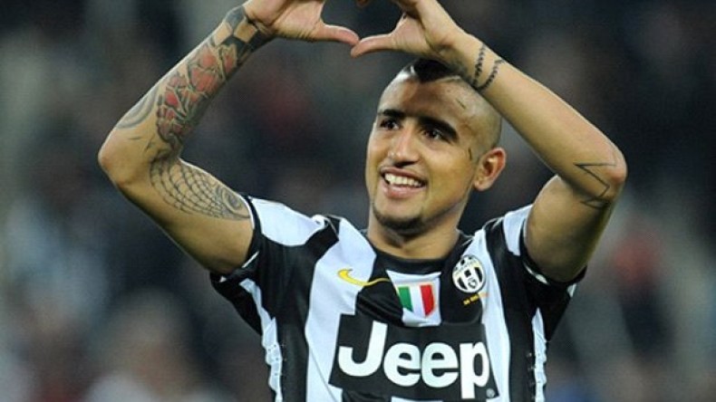 فيدال يقتله الغرور: أنا أفضل من تشافي وإنييستا ..!