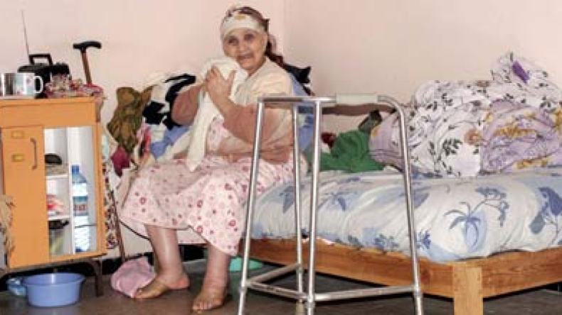 الحكومة تتنازل للخواص عن مهمة رعاية الأطفال المسعفين والمعوقين والمسنين