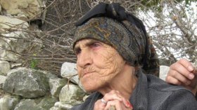 مسنون يتعرضون للضرب والشّتم من قبل أبنائهم