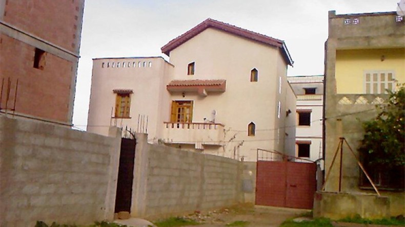 عزل الوكلاء العقاريين غير المعتمدين ومنع الجزائريين من التعامل معهم!