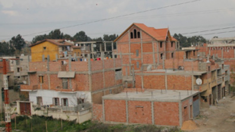 270 ألف مسكن معرض للهدم