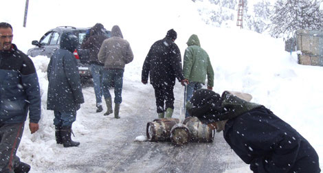 La tempête de neige sévit à l'Est du pays