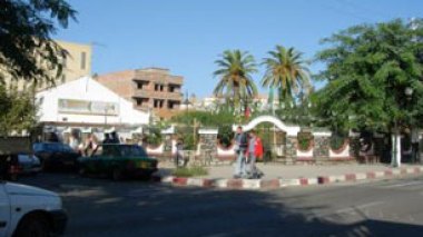 Une journalsite voulait filmer la route empruntée par le convoi du président