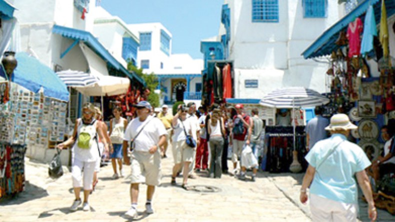 أكثر  من  مائة  ألف  جزائري  دخلوا  تونس  خلال  رأس  السنة  الميلادية