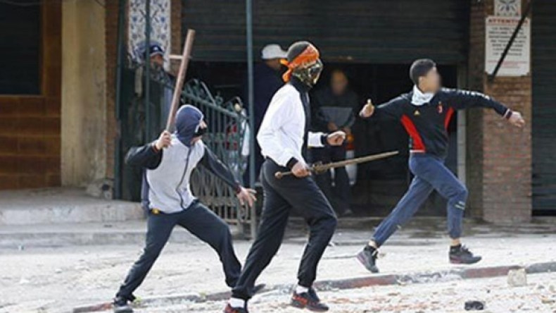 سكان تحت رحمة السيوف والقذائف!