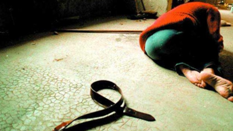 أم تقود أبناءها لاختطاف البنات واغتصابهن