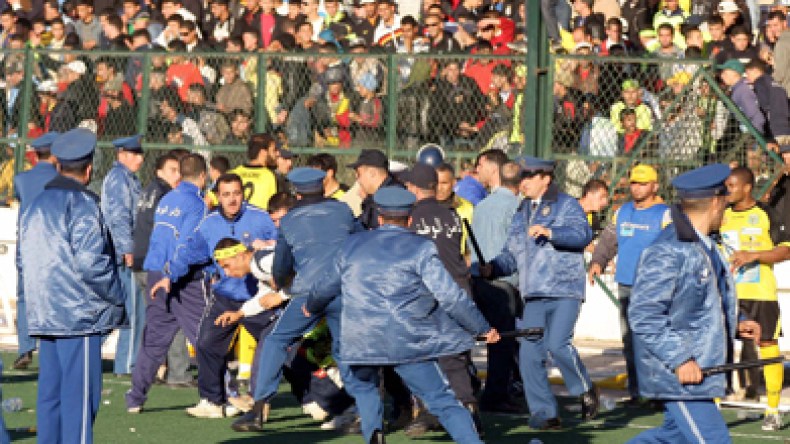 سجن 1500 مناصر مشاغب