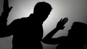 دراسة: الرجال “الأقل رجولة” يميلون للعنف