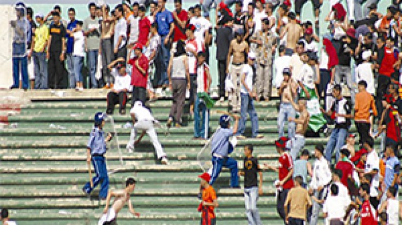 قتيلان و25 جريحا في مواجهات دامية  بعد لقاء شبيبة سكيكدة وشباب قسنطينة