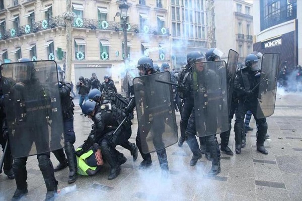France: Plongée vers le chaos