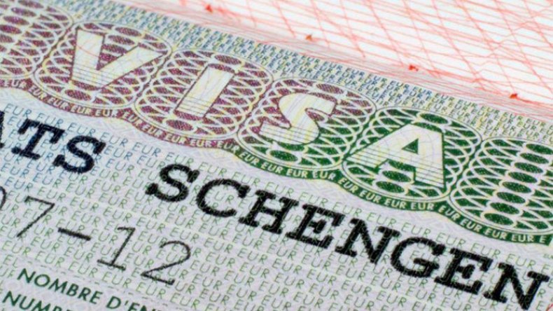 الأنترنيت يعطل معالجة ملفات تأشيرة شنغن