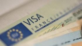 Darmanin: «Macron a ordonné de réduire le quota de visas aux algériens»