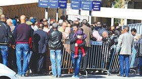 رُبع مليون جزائري في “طابور التأشيرة” سنويا!