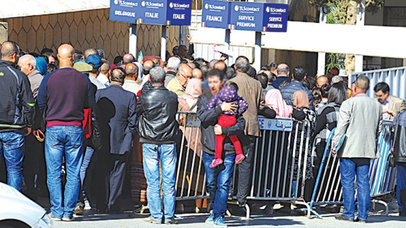 رُبع مليون جزائري في “طابور التأشيرة” سنويا!