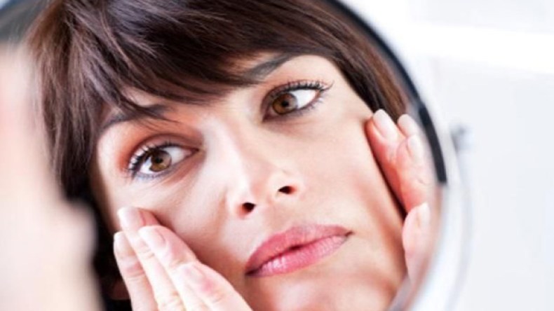 وجهك متورّم ومنتفخ؟.. إليكِ الأسباب والحلول