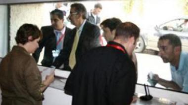 Les algériens ont versé 4 millions d’Euros en 2009 en contrepartie des demandes de visas « refusées »