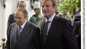Kouchner détaille à Bouteflika le projet Sarkozy