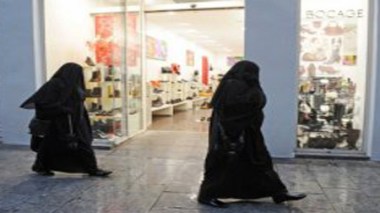 France: 299 femmes verbalisées en un an pour port du voile intégral