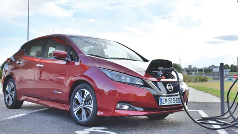 وزير الطاقة: السيارات الكهربائية لكسر الأسعار