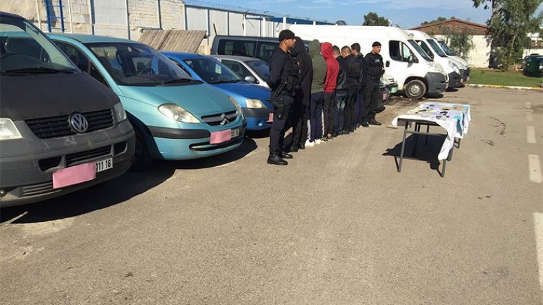 موظفة ومسؤول ضمن شبكة مختصة في التهريب الدولي للسيارات ببرج بوعريريج