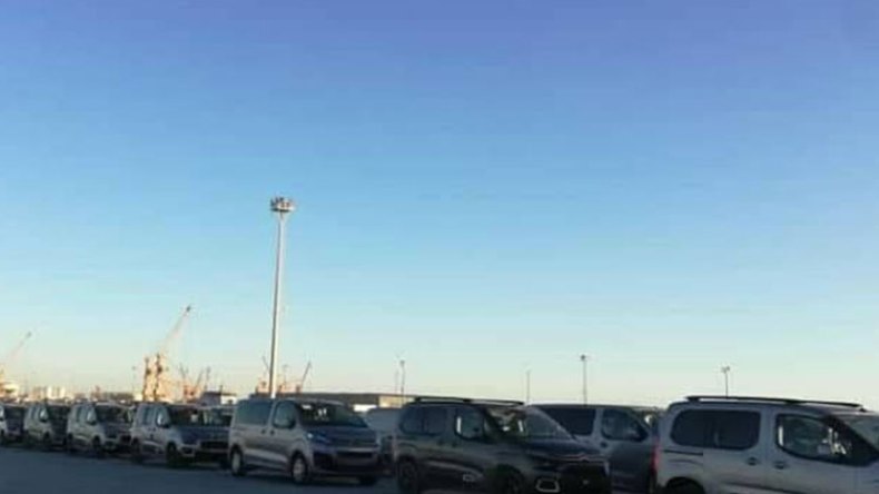 هذه حقيقة الصور المتداولة للسيارات الجديدة بميناء جن جن