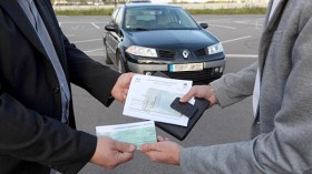 100 مليون.. لإستيراد سيارة