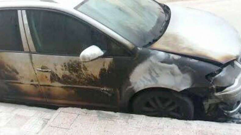 مجهولون يحرقون سيارة إمام عند صلاة الصبح بسطيف