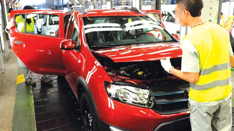 إعفاءات جمركية وضريبية لتخفيض سعر السيارات الجزائرية