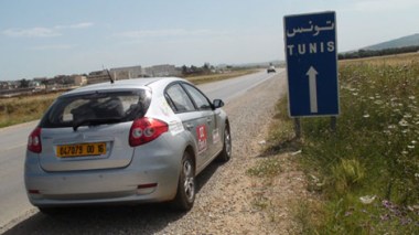 Les véhicules algériens empêchés de s’introduire  en Tunisie sans cartes grises