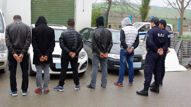 تفكيك عصابة دولية واسترجاع 15 سيارة مزورة الوثائق بالشرق