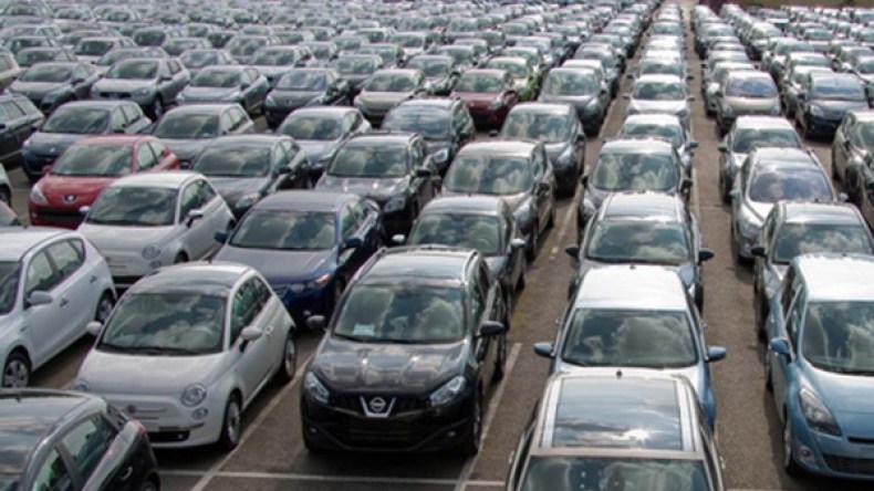 نفاد مخزون وكلاء السيارات.. والزبائن يحتجون ويطالبون بالتعويض