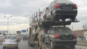 السّيارات الجديدة.. من ميناء جن جن إلى سوق تيجلابين