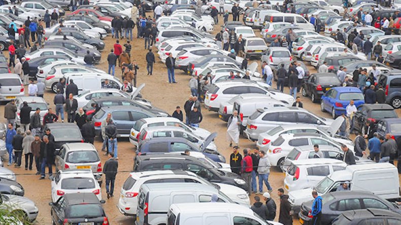 سيارة 2016.. مفقودة لدى الوكلاء موجودة في الأسواق!