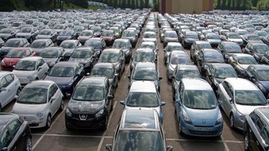 Le gouvernement gèle temporairement l’importation de véhicules !