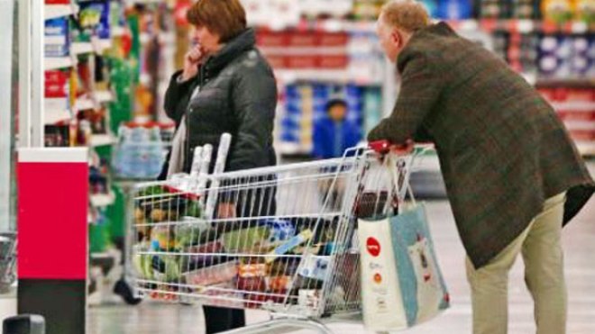 امرأة تشي بابنها للشرطة إثر سرقته لمتجر