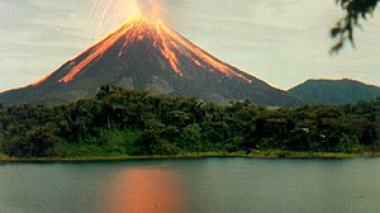 Entrée en activité d'un volcan dans le sud-ouest du Japon