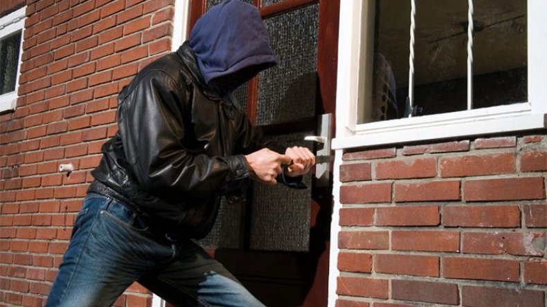 عائلة “لصوص” تظهر عليهم علامات الثراء المفاجئ!