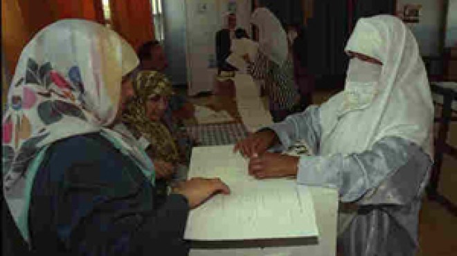 تجريم من يحرم ممثلي المرشحين من محاضر الفرز