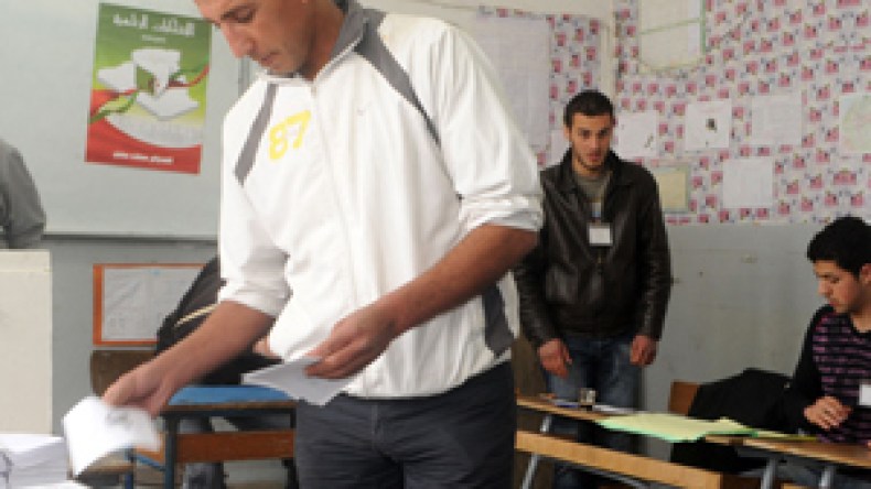 لجنة مراقبة الانتخابات تستلم غدا التقارير الولائية والبلدية