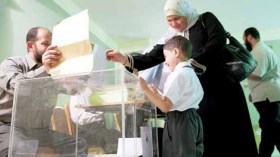 مصريو الخارج يصوّتون على الدستور الأربعاء