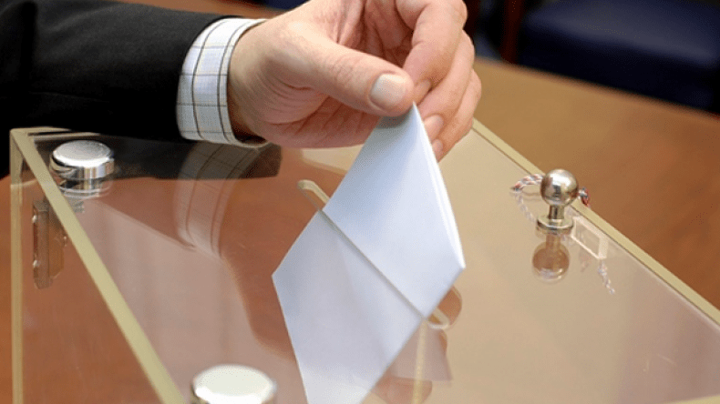 عجوزة حكمت سارق!