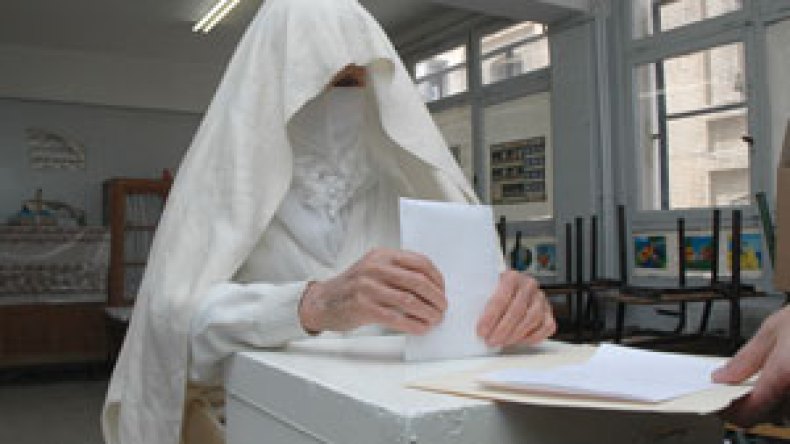 المتسابقون نحو المرادية.. أقوال بلا أفعال وبرامج تبحث عن صدقات إنتخابية