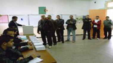 Le président Bouteflika appelle à la mobilisation pour faire aboutir les prochaines échéances politiques