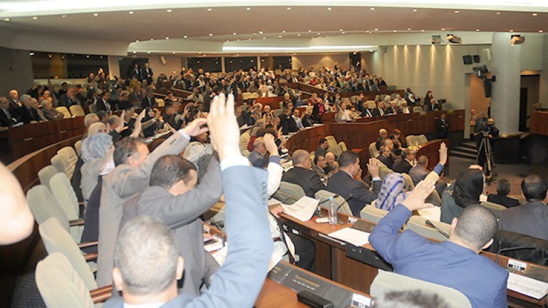 5260 مترشح للبرلمان بمستوى ابتدائي وبلا بكالوريا!