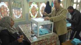 تشميع مكاتب واقتحام أخرى.. ومرشحون ضمن مؤطري الانتخابات